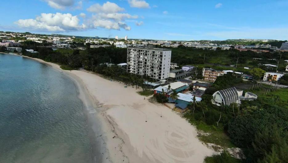 Beautiful Condos Walking Distance To A Private Beach! Tamuning Exterior photo